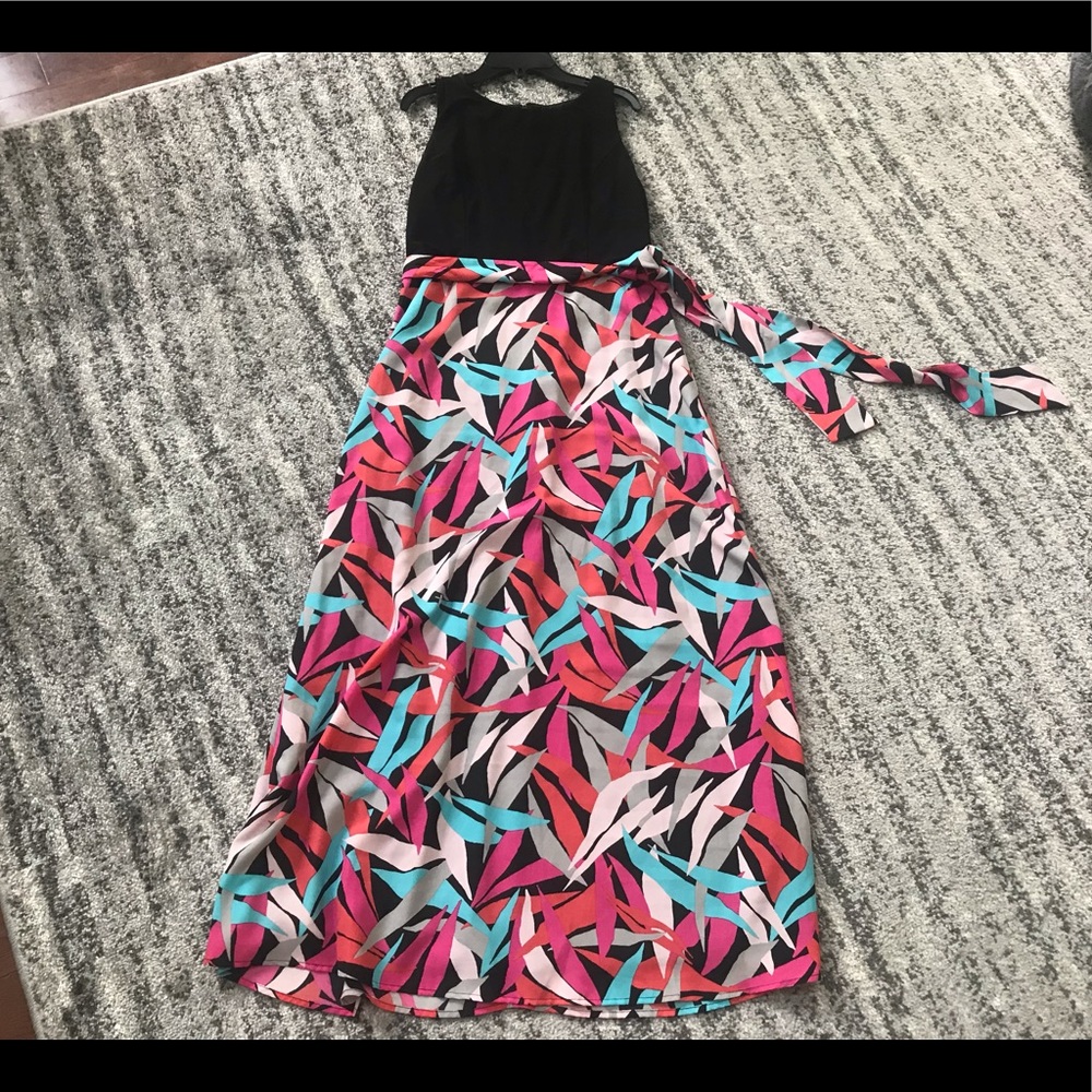 Nine West Maxi Tropical Leaf Patterned Dress